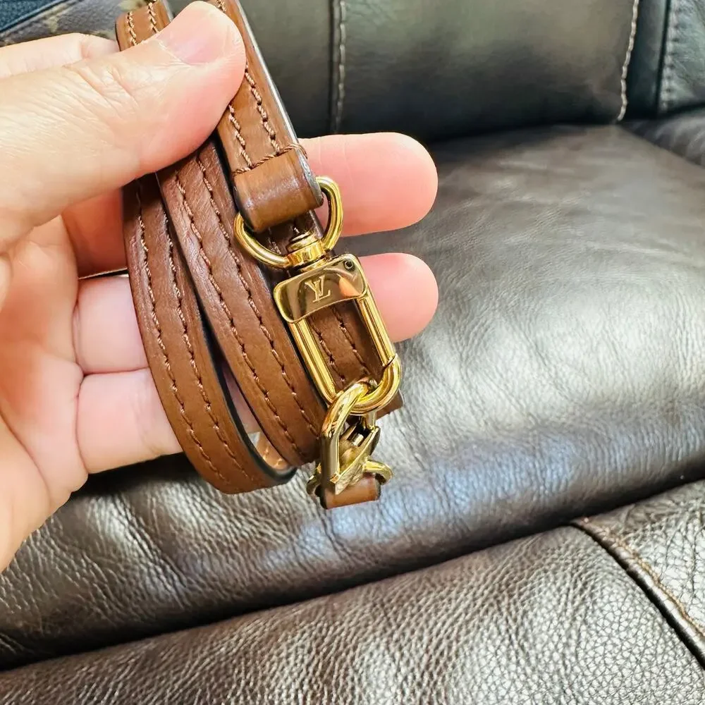 Louis Vuitton Pochette Pallas Monogram Noir